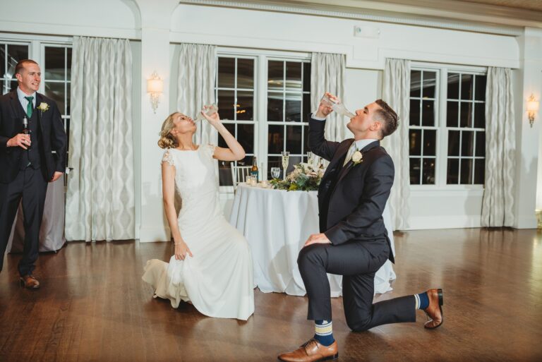 saphire estate bride and groom iced